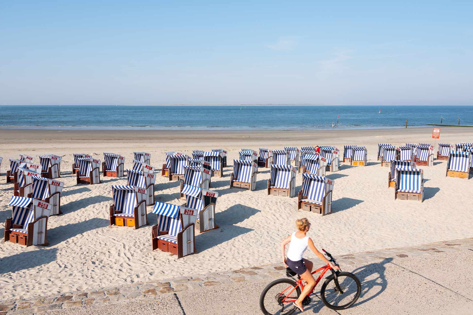 Norderney-Strand-mit-Korb-2